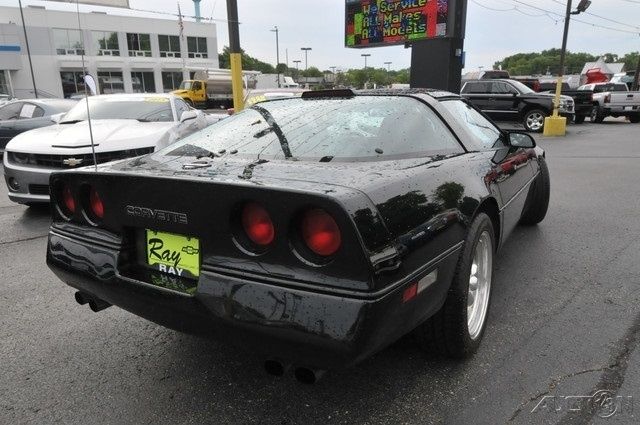 1987 Chevrolet Corvette Base Hatchback 2-Door - photo 4