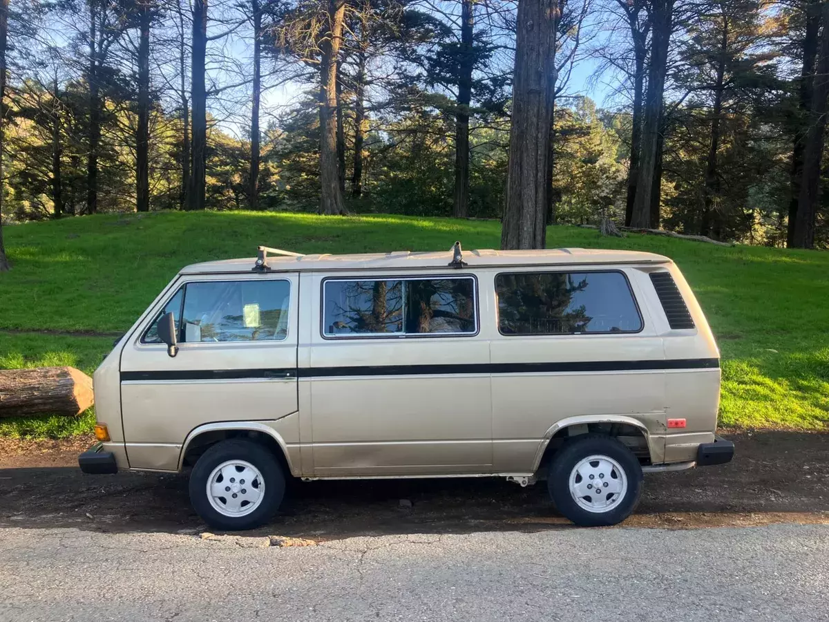 1987 Volkswagen Vanagon 2.1 L 4 cylinder engine manual trans 1987 Volkswagen Bus/Vanagon
