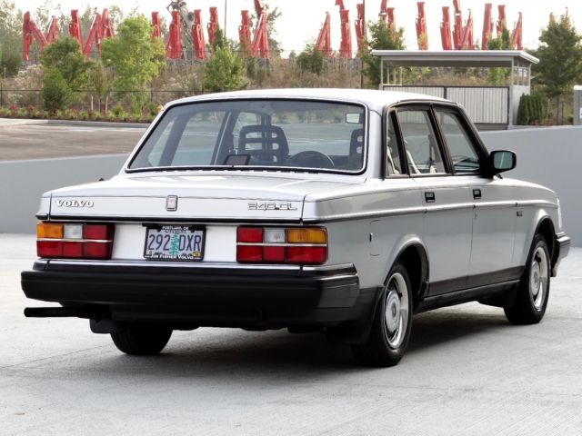 1987 Volvo 240 DL - photo 4