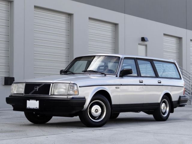 1987 VOLVO 240 / 245 DL WAGON (MANUAL) (128,000 MILES) (1 OWNER FROM 04/08/1987) 1987 Volvo 240 DL