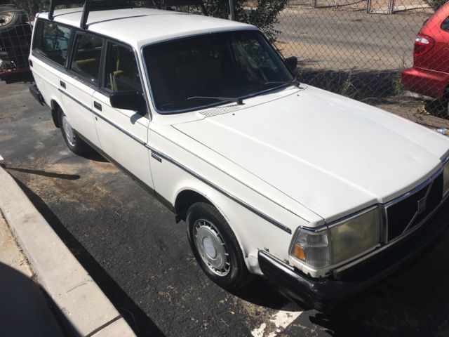 1987 Volvo 240 DL 270,563 Miles 4 Cylinder Engine 2.3L/141 1987 Volvo 240 DL --