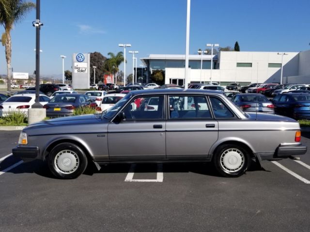 1987 Volvo 240 DL - photo 2