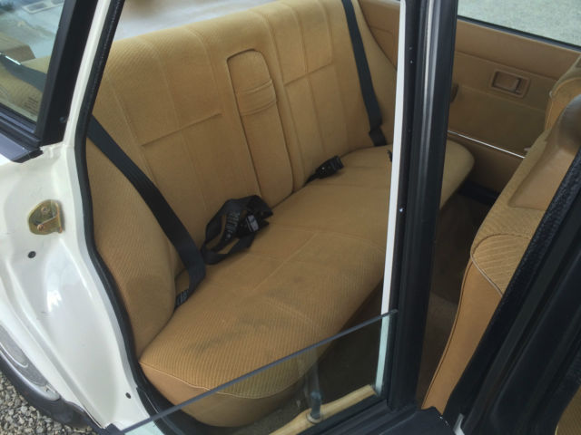 1987 Volvo 240 4 door DL - photo 8
