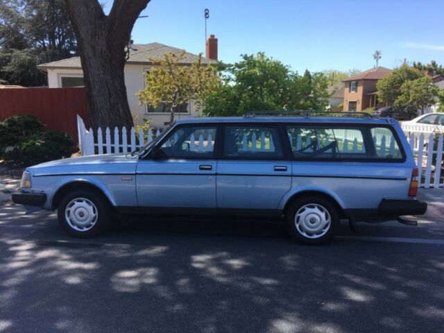1987 volvo 240 DL wagon 5spd Manuel original owner all records 1987 Volvo 240