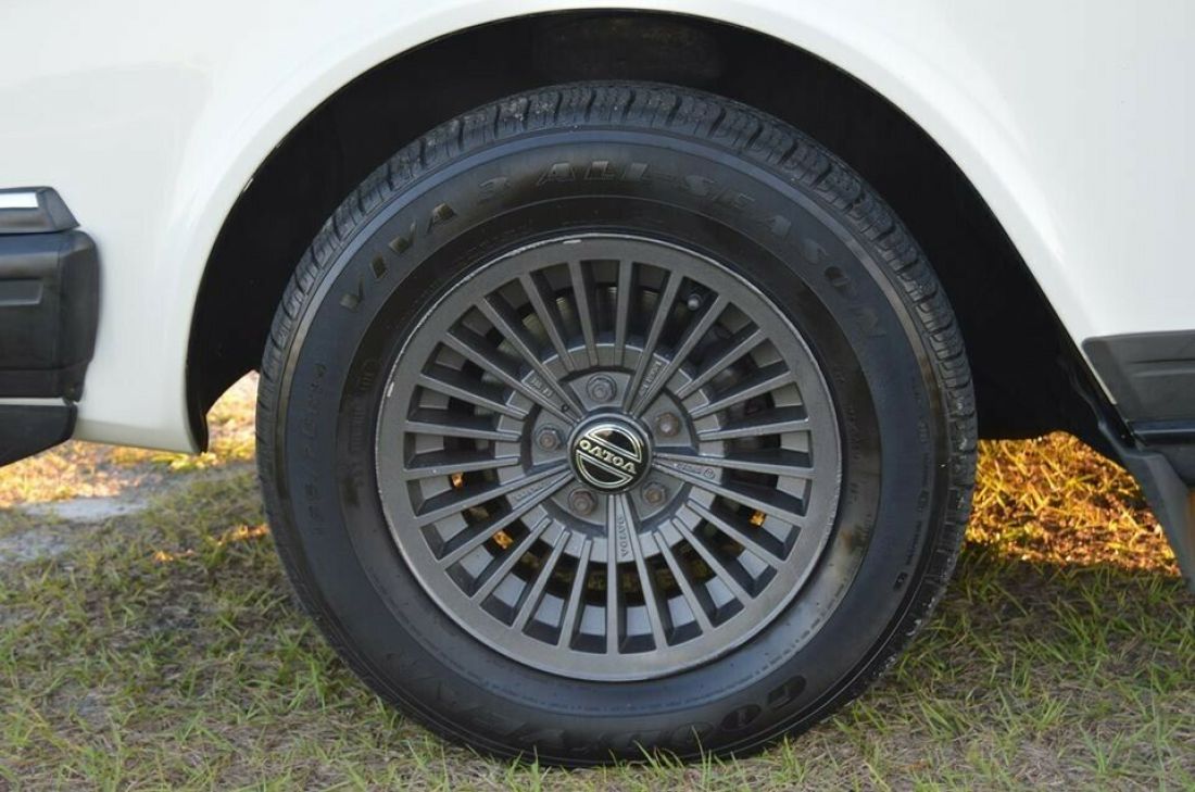 1987 Volvo 240 DL - photo 10