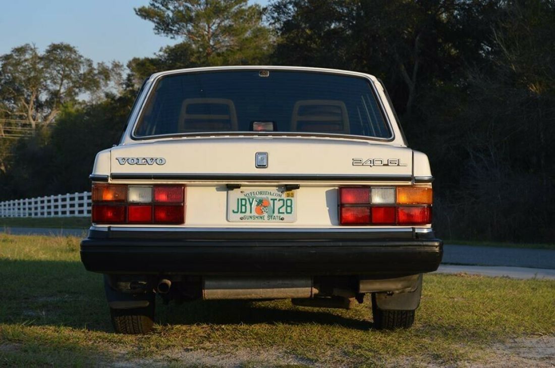 1987 Volvo 240 DL - photo 2