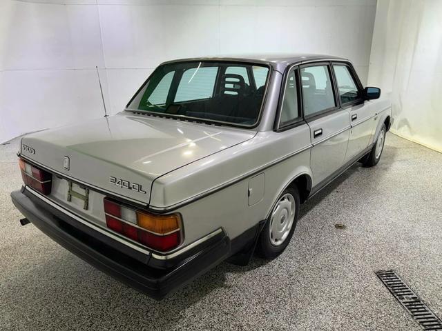 1987 Volvo 240 DL 4D Sedan - photo 13