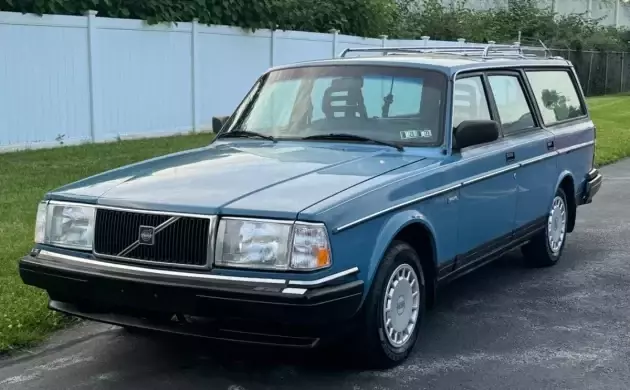 1987 VOLVO 240 WAGON JUMPER SEAT ROOF RACK ORIGINAL WINDOW STICKER NO RESERVE!! 1987 Volvo 240