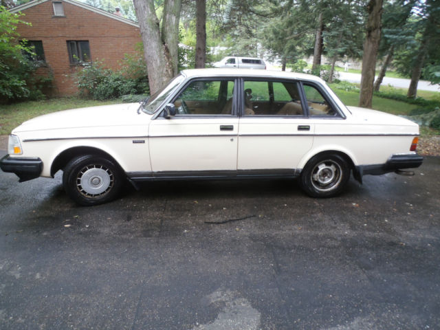1987 Volvo 240 DL - photo 3