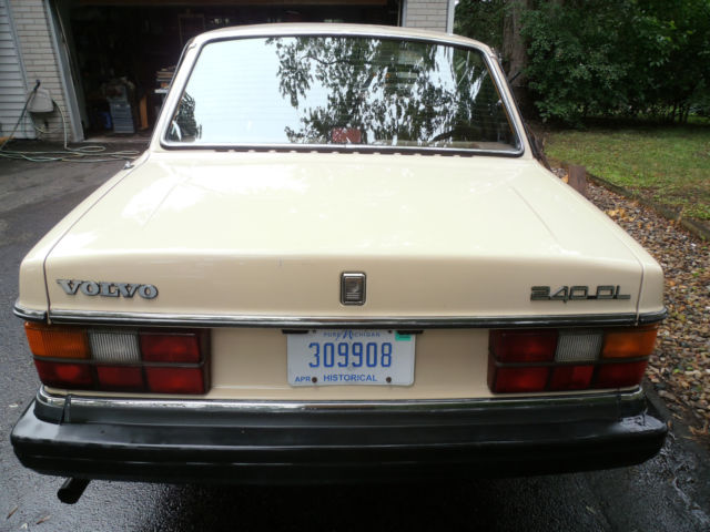 1987 Volvo 240 DL - photo 4