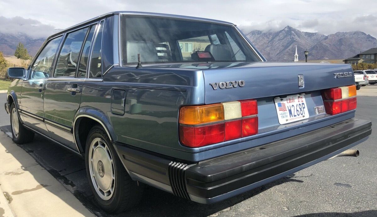 1987 Volvo 760 Sedan Blue RWD Automatic GLE 1987 Volvo 760 GLE