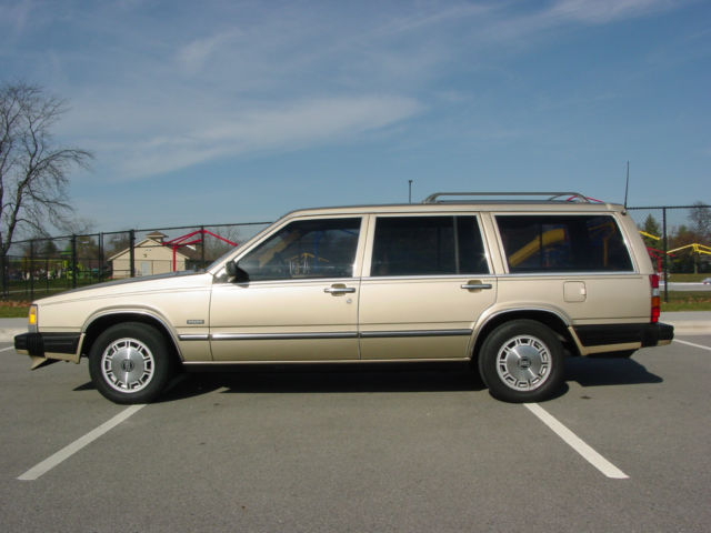 1987 Volvo 740 740GLE Station Wagon - photo 4