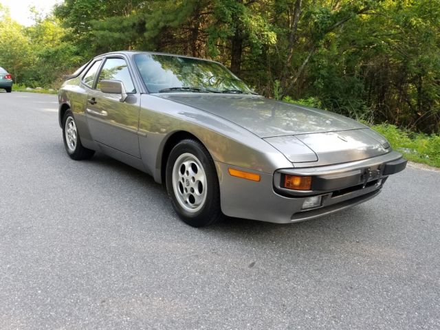 1989 Porsche 944 hatchback - photo 2