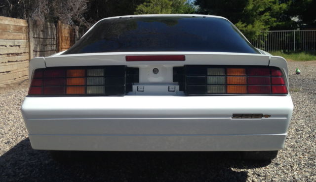 1987 Chevrolet Camaro IROC-Z - photo 6