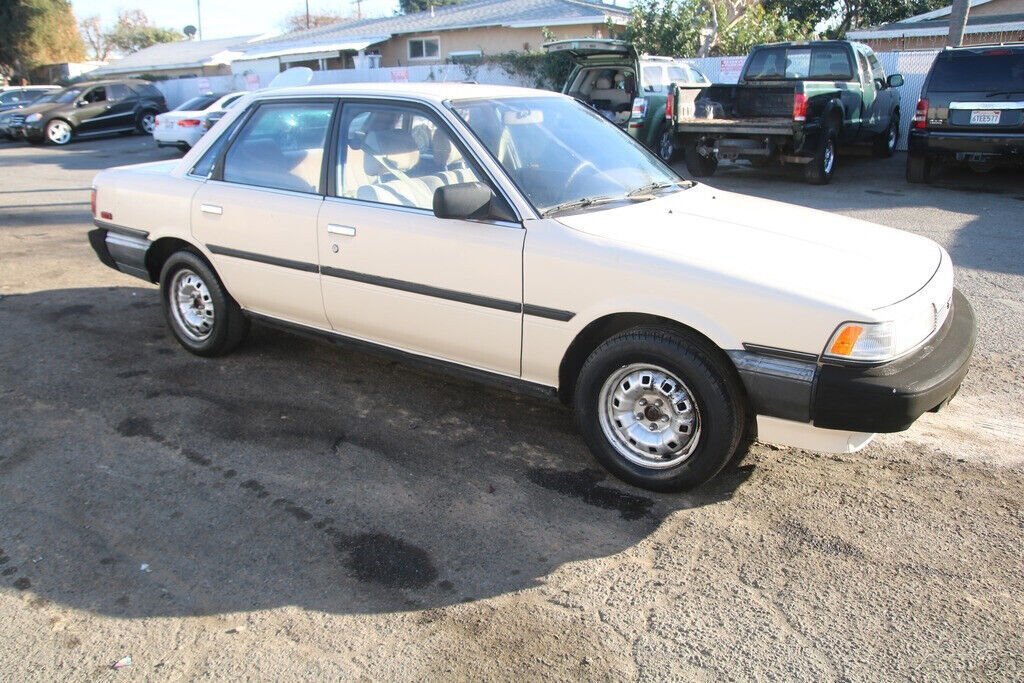 1987 Toyota Camry - photo 2