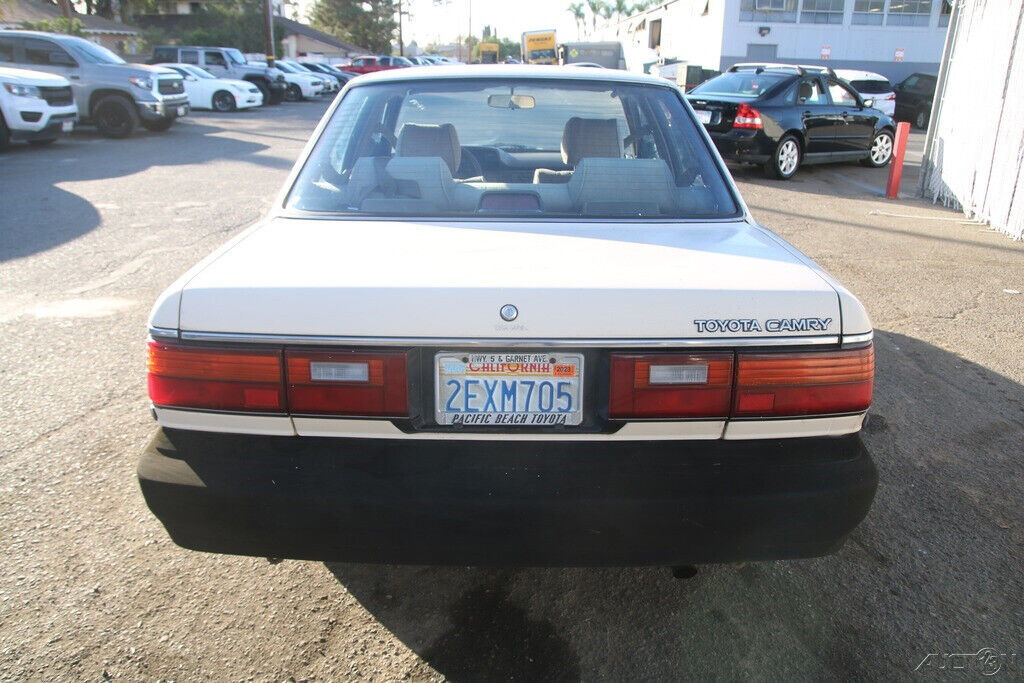 1987 Toyota Camry - photo 5