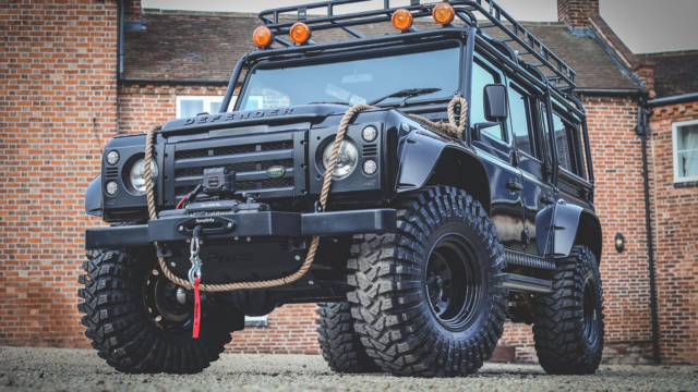 1988 110 Spectre 007 Edition Wagon RHD (3500cc V8) Hurricane Heat and A/C 1988 Land Rover Defender 110
