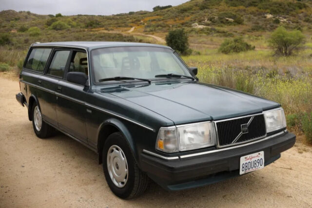 1988 240 Volvo Wagon Rust free and in beautiful condition for a 35 year old! 1988 Volvo 240