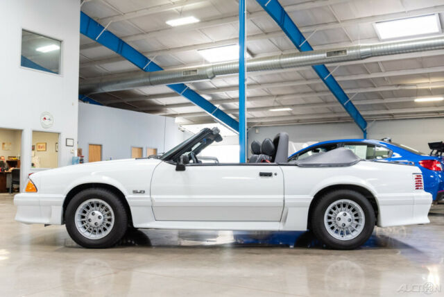1988 Ford Mustang 2dr Convertible GT - photo 2