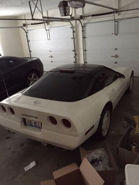 1988 Chevrolet Corvette 35th Anniversary Edition Car 1077 of 2050 - photo 2