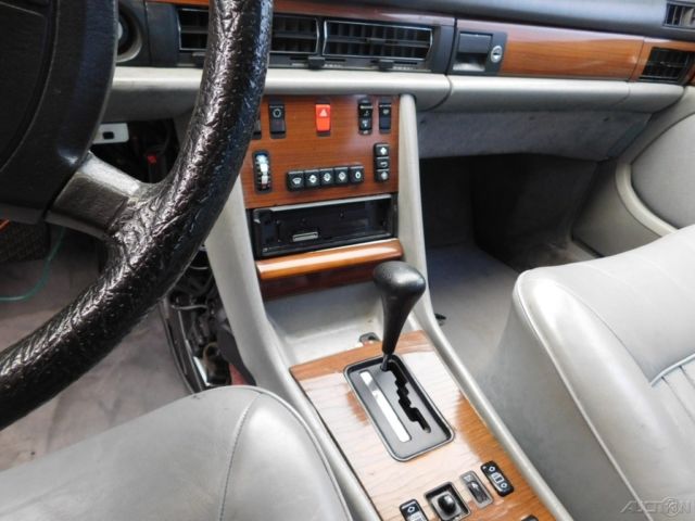 1988 Mercedes-Benz 300-Series Base Sedan 4-Door - photo 12