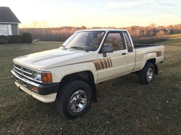 1988 4WD SR5 Xtra Cab Toyota Pickup, 5 Speed, 22RE 4Cyl 1988 Toyota Pickup SR5