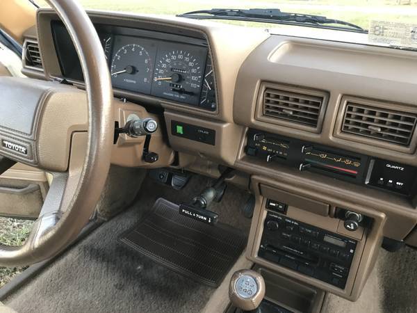 1988 Toyota Pickup SR5 - photo 6