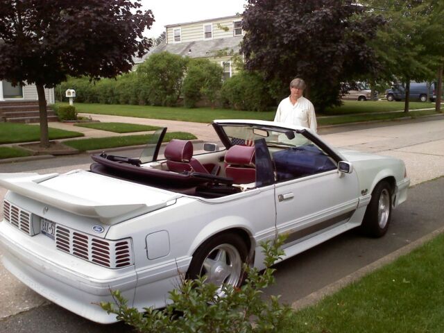 1988 Ford Mustang - photo 2