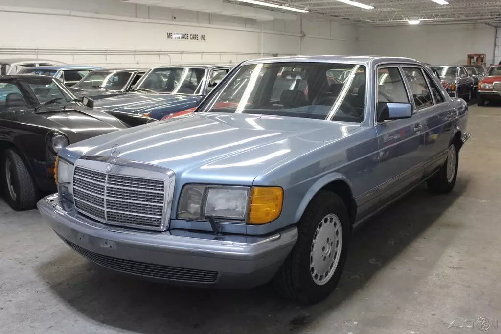 1988 Mercedes-Benz 500-Series 560 SEL