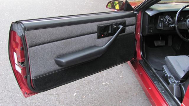 1988 Chevrolet Camaro IROC Z28 - photo 12