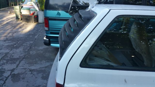 1990 Ford Festiva - photo 2