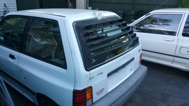 1990 Ford Festiva - photo 3
