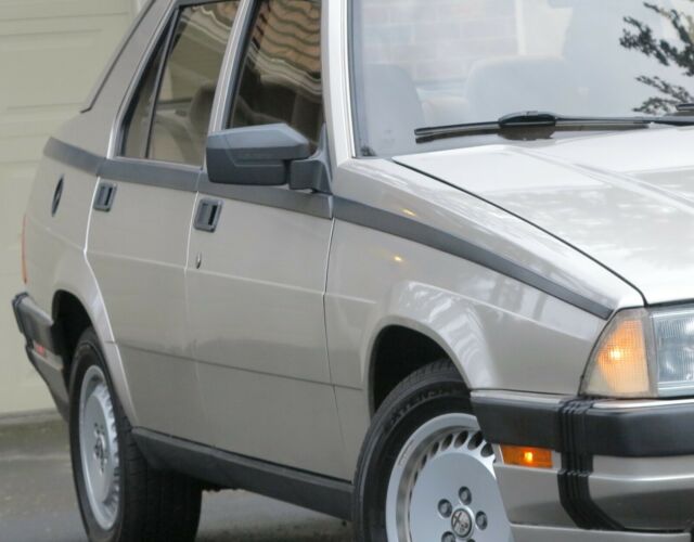 1988 Alfa Romeo Milano Gold Edition - photo 9