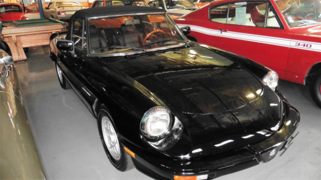 1988 Alfa Romeo Spider, Beautiful Convertible with new black interior. Sporty 1988 Alfa Romeo Spider Veloce Convertible 2-Door