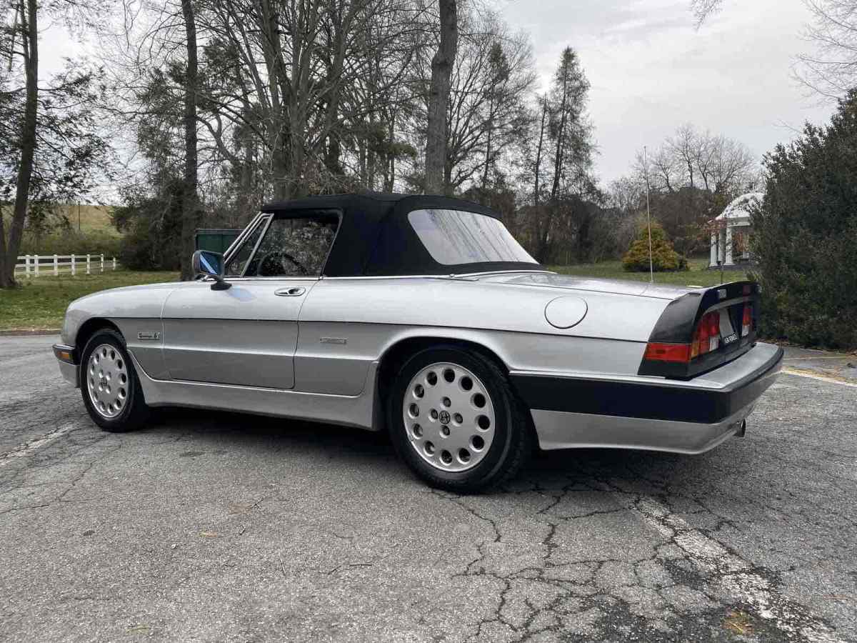 1988 Alfa Romeo Spider QUADRIFOGLIO - photo 2
