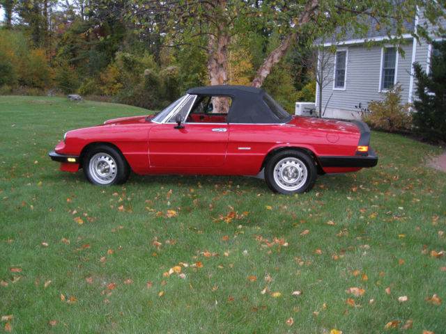 1988 Alfa Romeo Spider Graduate Convertible 2-Door 2.0L 1988 Alfa Romeo Spider