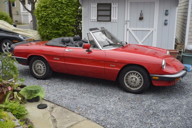 1988 Alfa Romeo Spider Graduate. New Upholstery, Carpeting, Top. Well Maintained 1988 Alfa Romeo Spider
