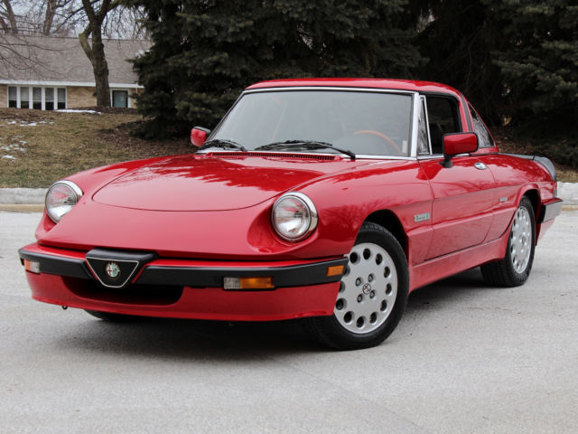 1988 Alfa Romeo Spider Quadrifoglio 5-Spd All the Accessories Super Clean 1988 Alfa Romeo Spider