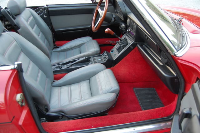 1988 Alfa Romeo Spider Red with Grey Interior Very Good Condition - photo 13