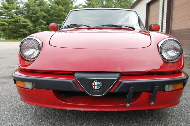 1988 Alfa Romeo Spider Red with Grey Interior Very Good Condition - photo 2