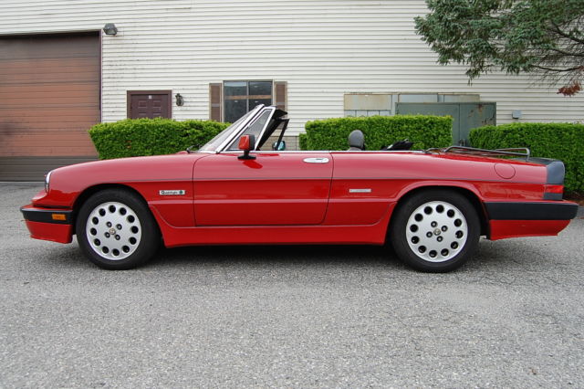 1988 Alfa Romeo Spider Red with Grey Interior Very Good Condition - photo 4