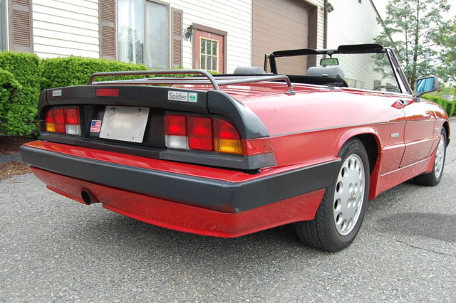 1988 Alfa Romeo Spider Red with Grey Interior Very Good Condition - photo 7
