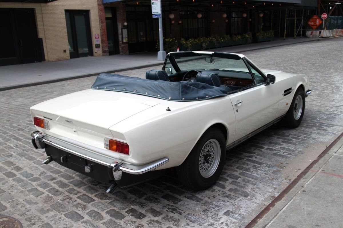 1988 Aston Martin Volante - photo 11