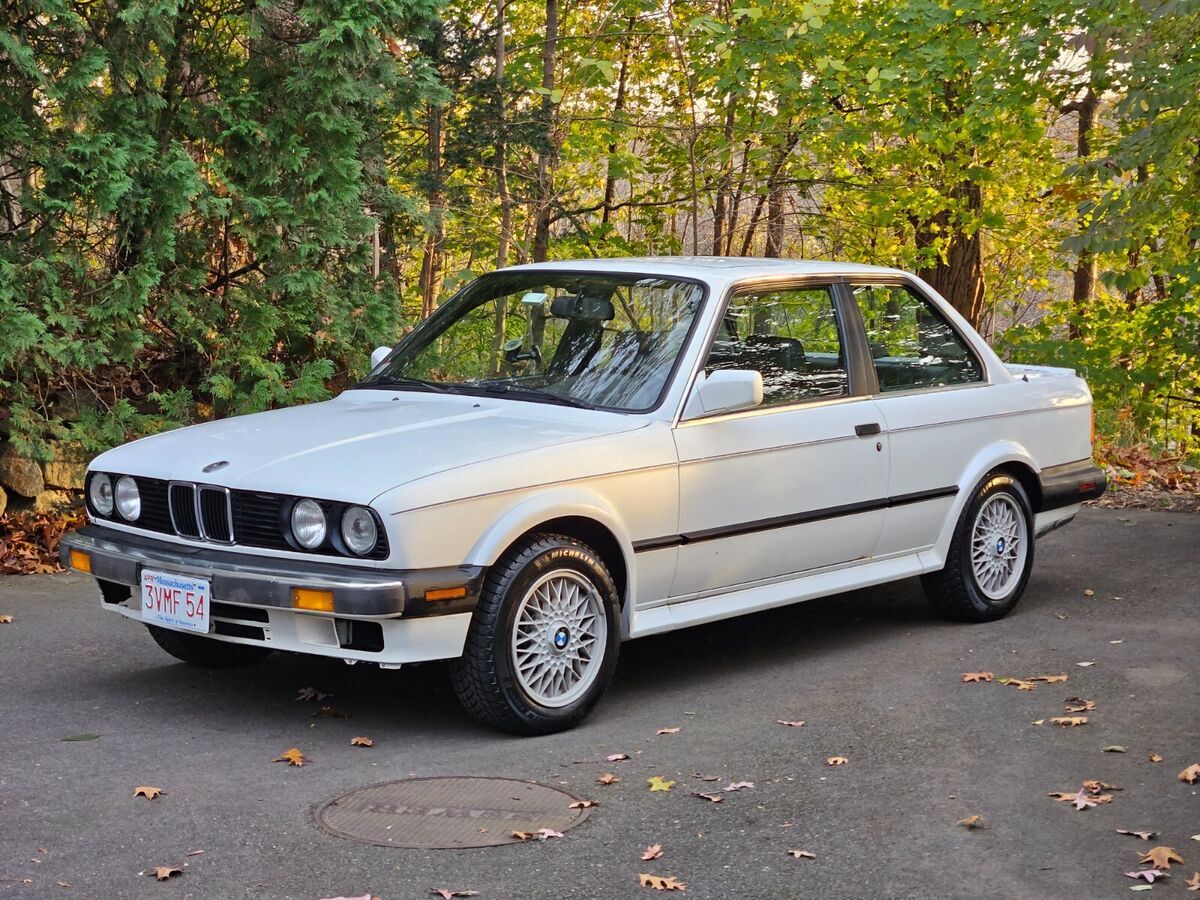 1988 BMW 325iX all-wheel-drive E30 coupe 1988 BMW 3-Series