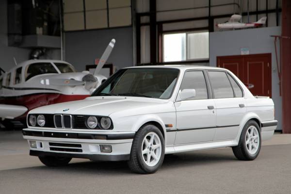1988 BMW 325iX Sedan, Alpine White / Indigo Blue Heated Sport Leather, JDM 1988 BMW 3-Series Base Coupe 2-Door