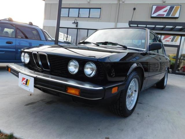 1988 BMW 525i, 5 SPEED MANUAL,LOW MILES,BLACK/TAN,ALL ORIGINAL,CLEAN+RUST FREE!! 1988 BMW 5-Series