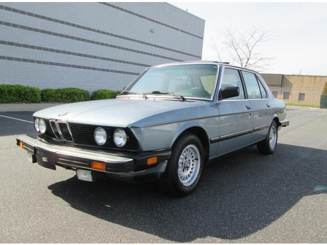1988 BMW 528e 5 SPEED MANUAL RUNS AND DRIVES INCREDIBLE RARE FIND 1988 BMW 5-Series 528e