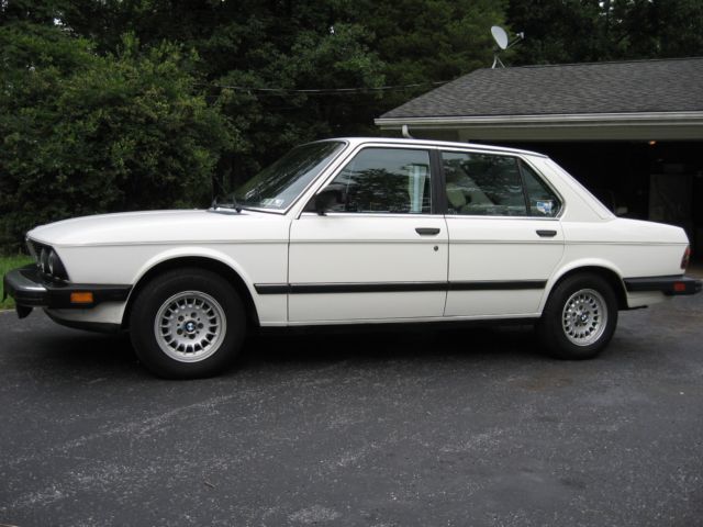 1988 BMW 528e Base Sedan 4-Door 2.7L e28 classic BMW 1988 BMW 5-Series Base Sedan 4-Door