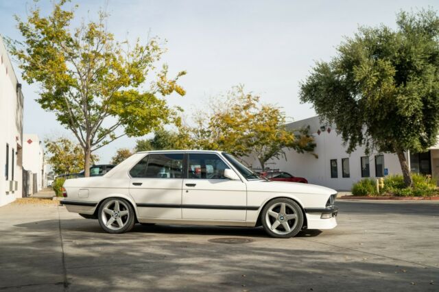1988 BMW 5-Series IS - photo 5