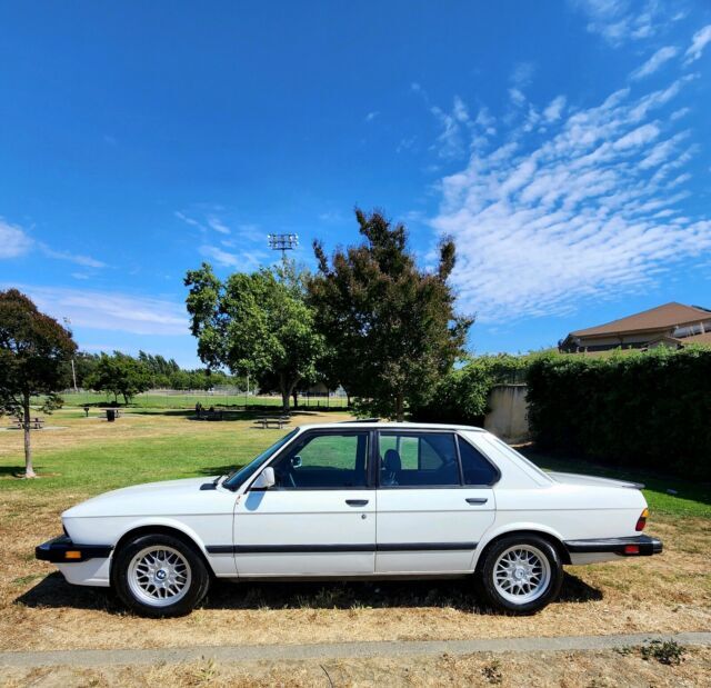 1988 BMW 535is Sedan White RWD Manual BASE 1988 BMW 5-Series BASE